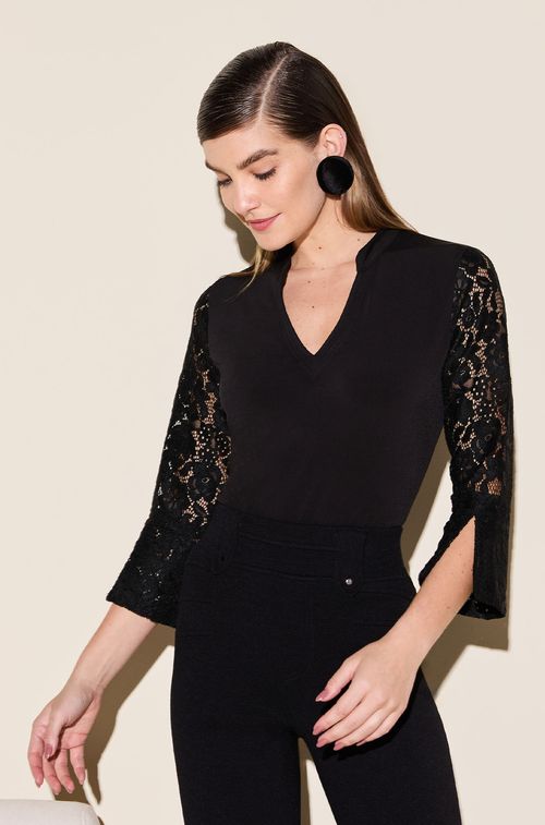 Blusa Crepe Black com Renda