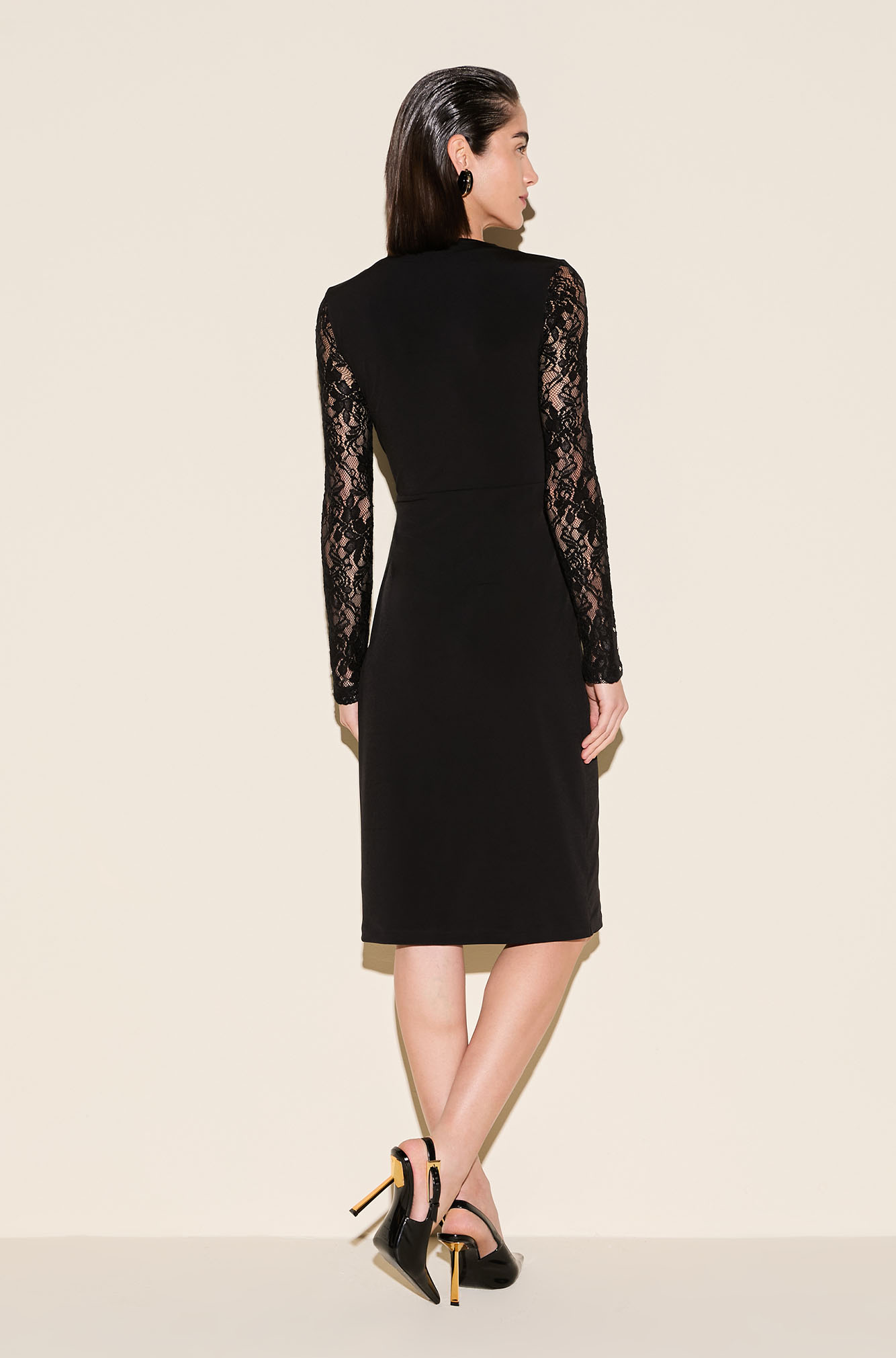 Vestido Crepe V Preto com Renda - Confecção Premium
