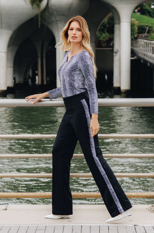 Calça Black com Daisy