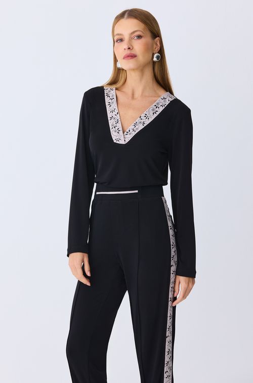 Blusa Black Decote Texture com Swa